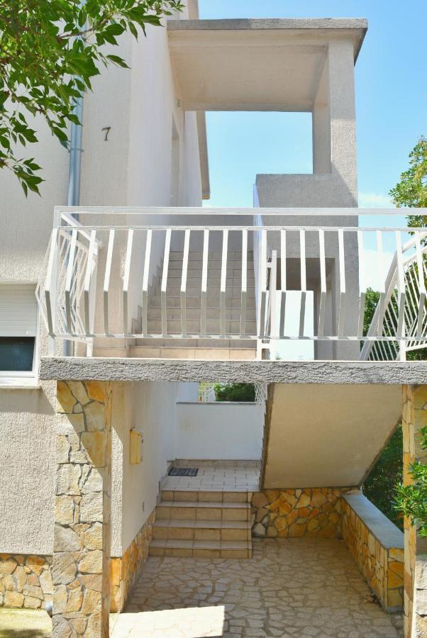 Apartments With A Parking Space Smrika, Kraljevica - 15709 Екстериор снимка